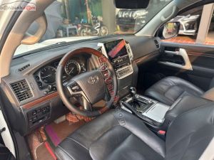 Xe Toyota Land Cruiser VX 4.6 V8 2016